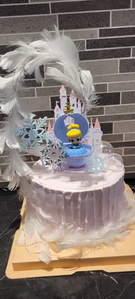 Cinderella Customize Cake