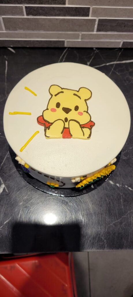 Winnie The Pooh Customize Cake